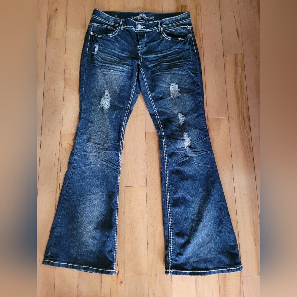 Womens Almost Famous jeans sz 13